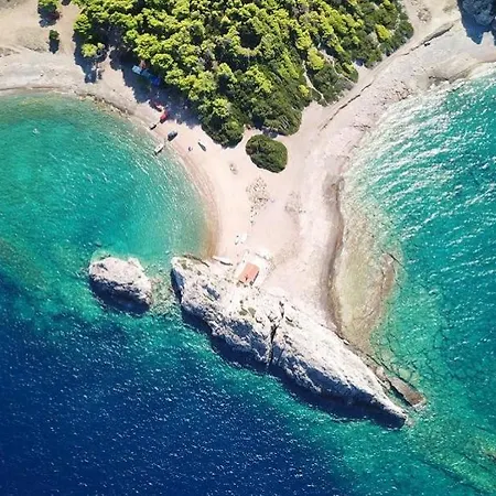 Charming Seaside Retreat In The Heart Of Corinto