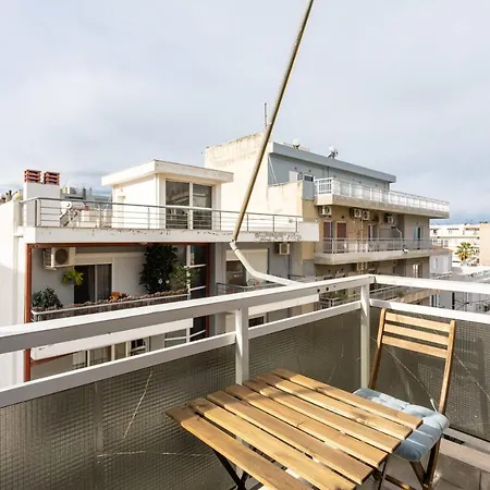 Charming Seaside Retreat In The Heart Of *