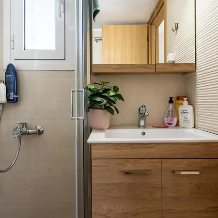 بيت للعطل Charming Seaside Retreat In The Heart Of *